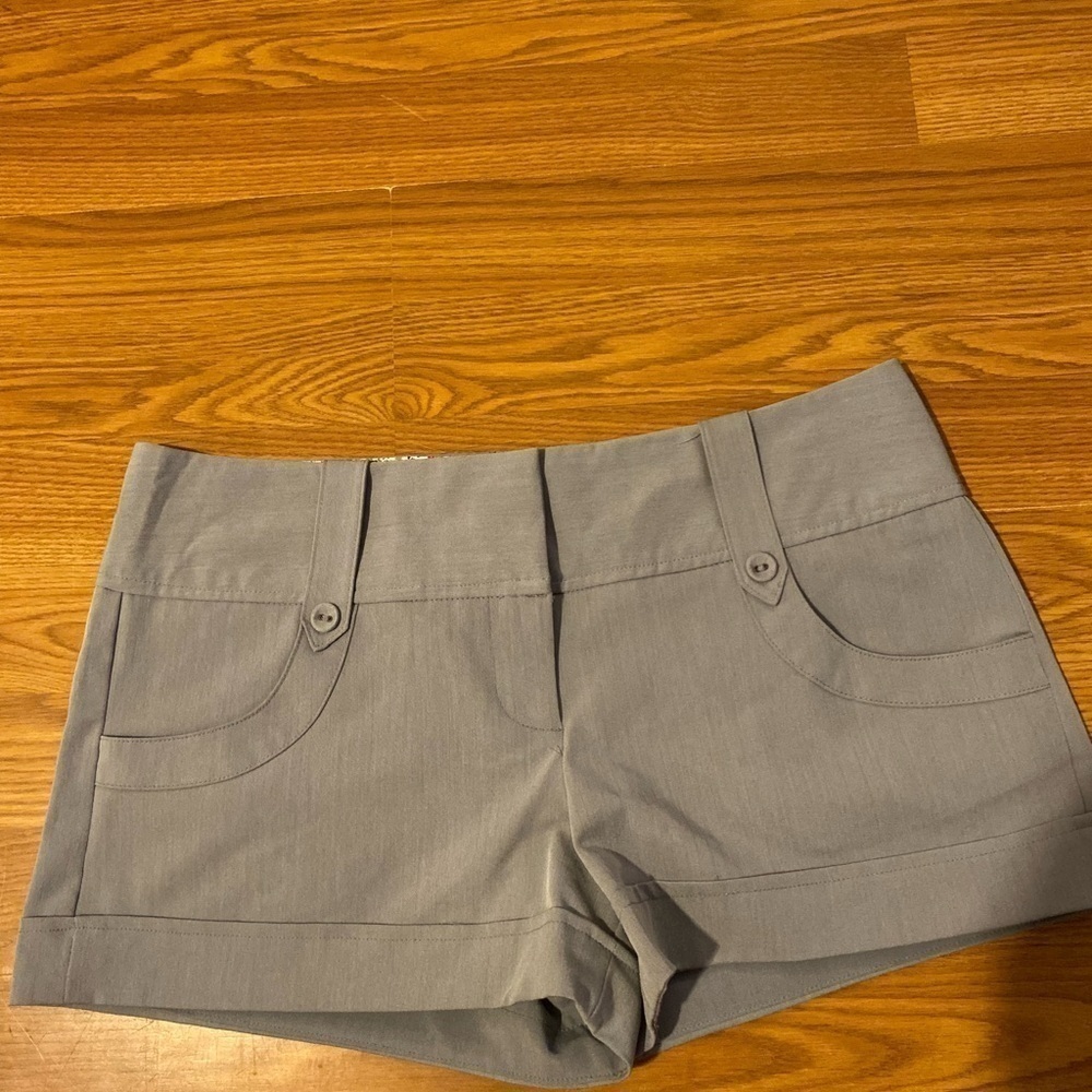 Stooshy Shorts size 7 (FL)
